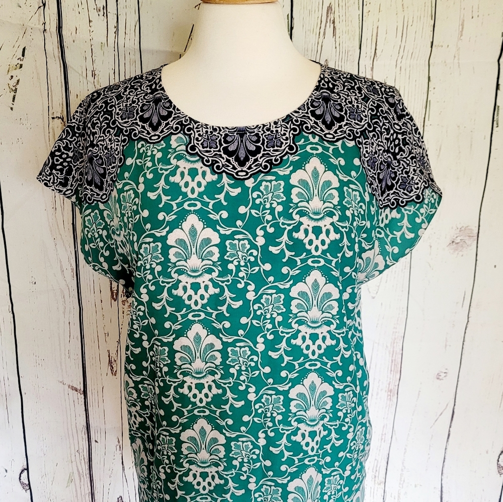 Hinge navy and green print blouse Size Large